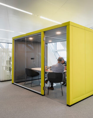 casala container pod havenhuis antwerp room-in-room