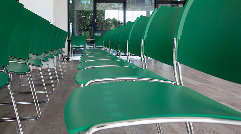 casala curvy circular stoelen der grüne punkt keulen projectmeubilair