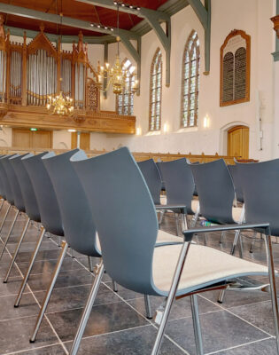 Church furniture Casala | Lynx III church chairs at Hervormde Kerk Meerkerk (NL)