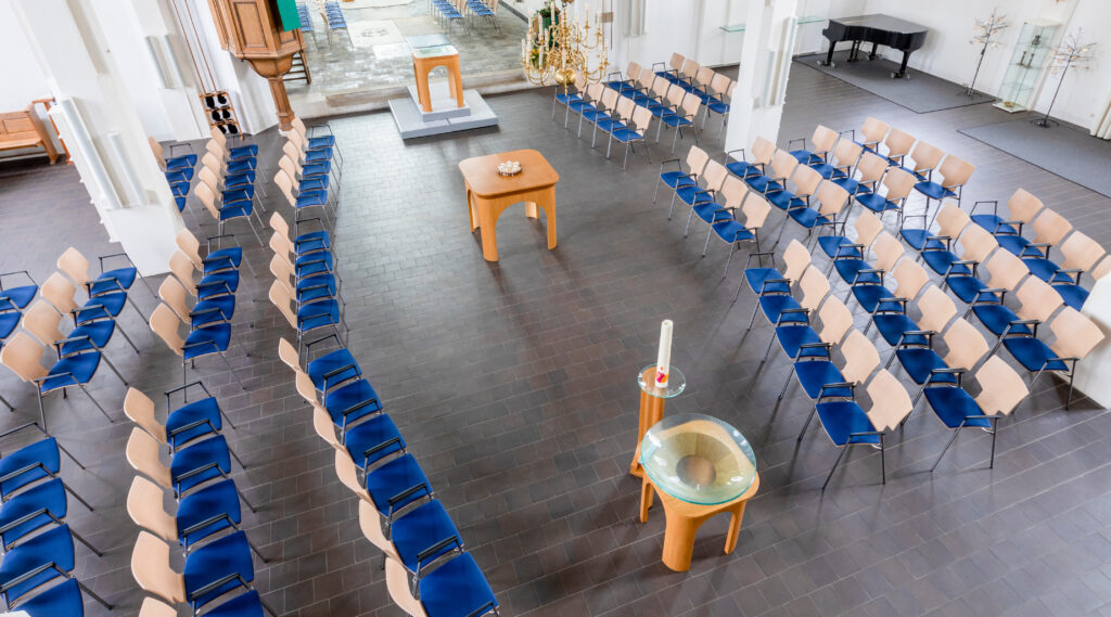 Mobilier liturgique Casala | Chaises d’église Lynx I à Dorpskerk Bathmen (NL)