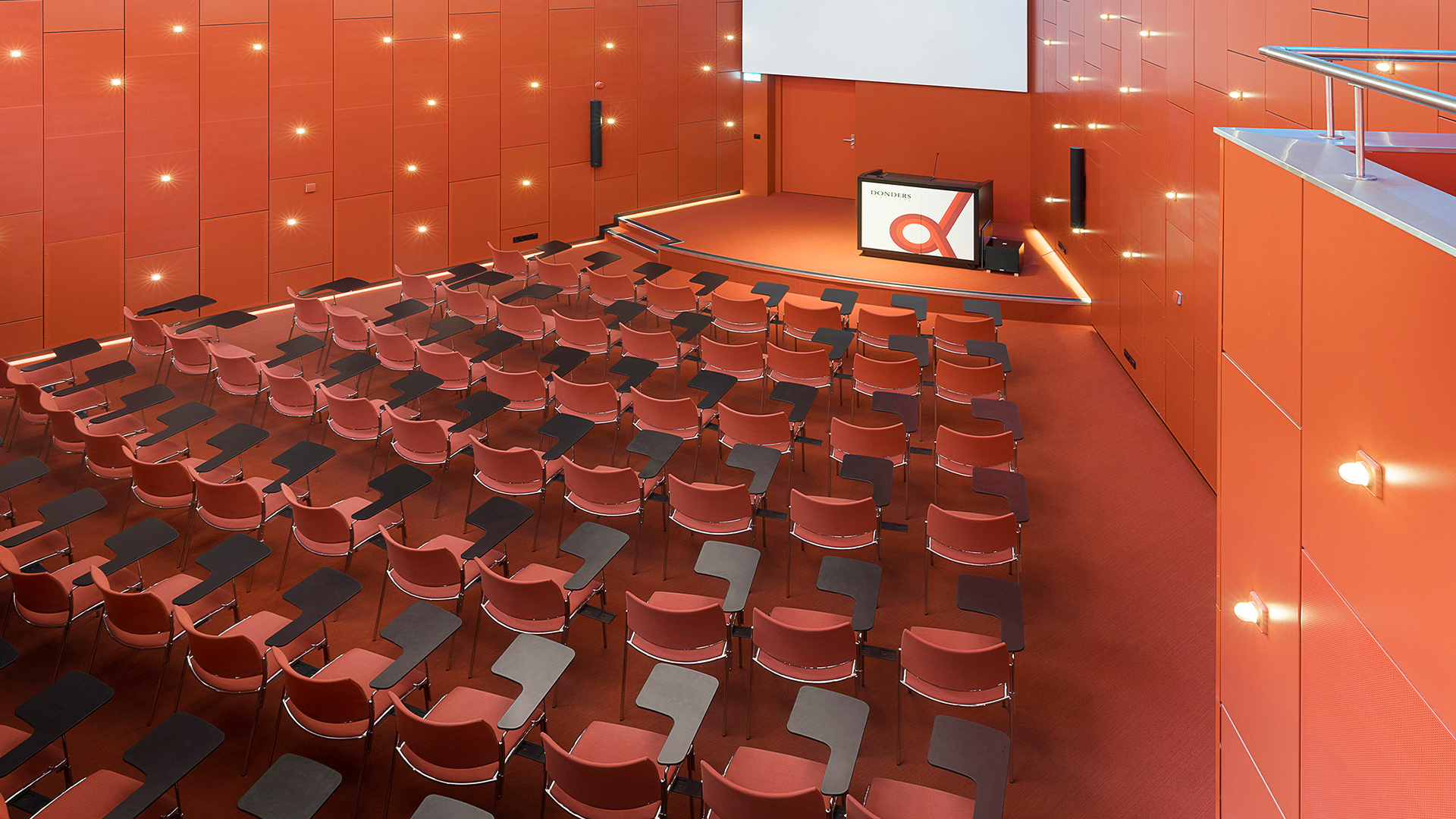 Casala references - Curvy at Donders Instituut Radboud-Universiteit, Nijmegen - Netherlands